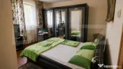 Casă spațioasă P+1+M cu anexă și 2 garaje, - zona Vale 