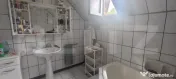 Casă spațioasă P+1+M cu anexă și 2 garaje, - zona Vale 