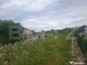TEREN INTRAVILAN IMPREJMUIT DIN DOUA PARTI CU VECINI LINISTI 