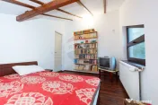 Casă de vânzare cu teren 2.340 mp și pârâu propriu ?... 