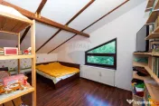 Casă de vânzare cu teren 2.340 mp și pârâu propriu ?... 