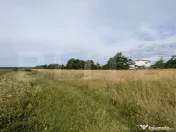 Vand teren intravilan(877) si extravilan(2271)