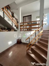 Casa 4 camere | 4 bai | 2 bucatarii | GARAJ | zona Semicentr