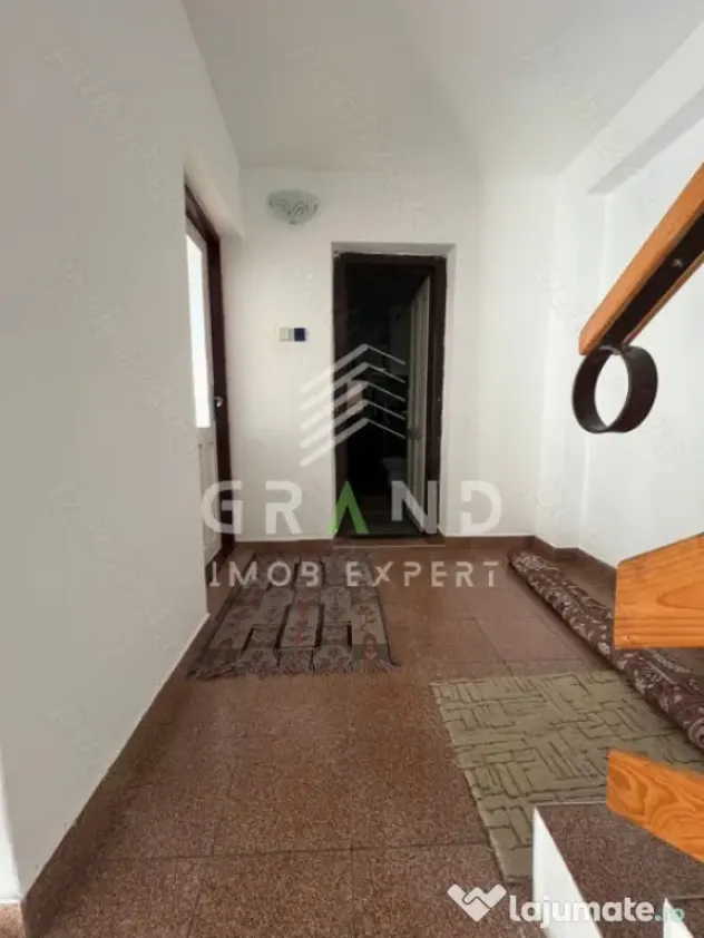 Casa 4 camere | 4 bai | 2 bucatarii | GARAJ | zona Semicentr