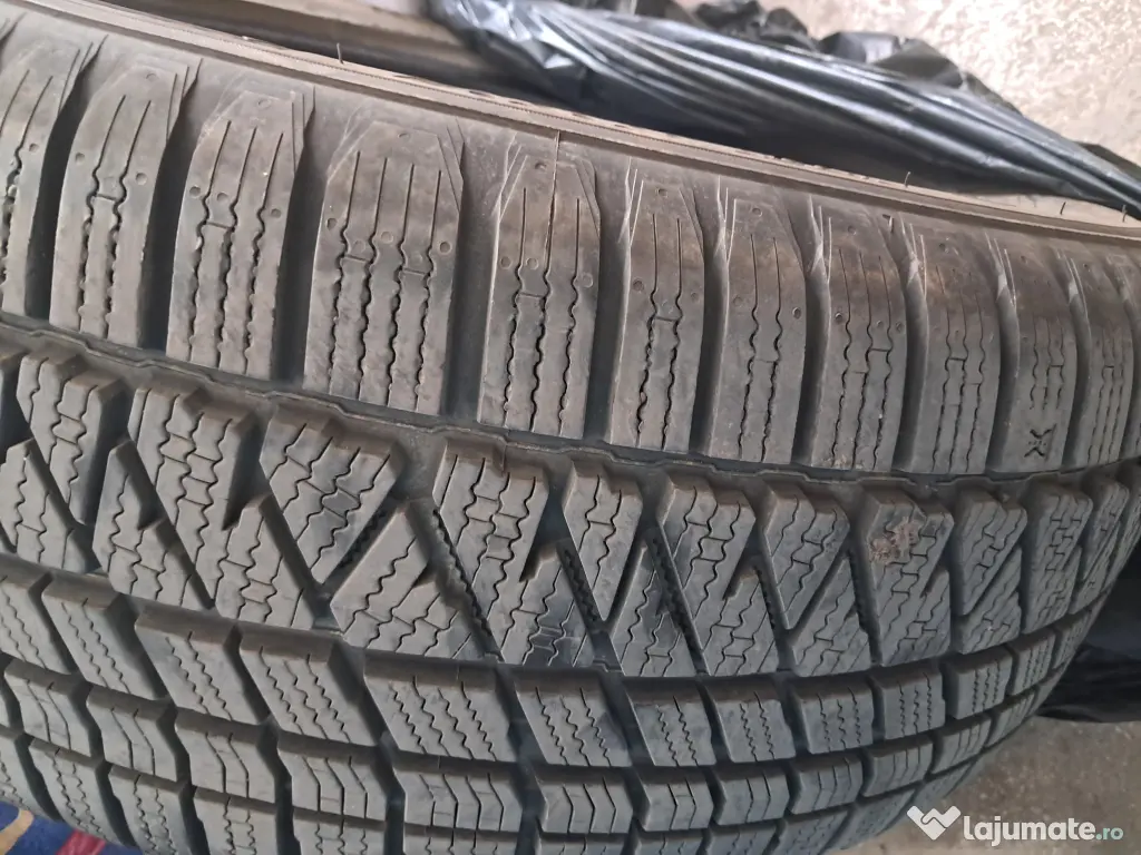 SUPER OFERTĂ: Set 4 Anvelope de Iarnă Noi KUMHO 255/55 R19 111V