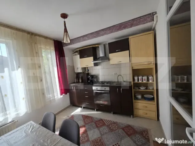 Apartament decomandat cu terasă și parcare, 2 camere, zona