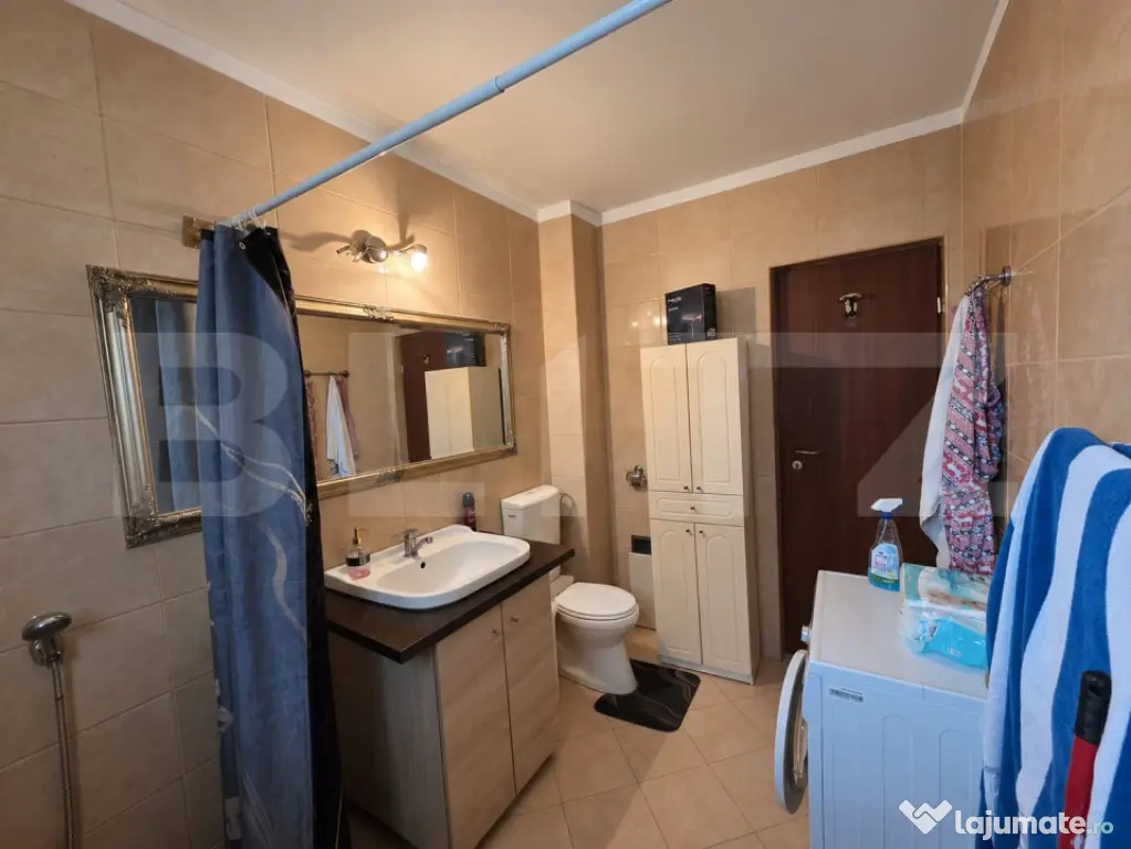 Apartament decomandat cu terasă și parcare, 2 camere, zona