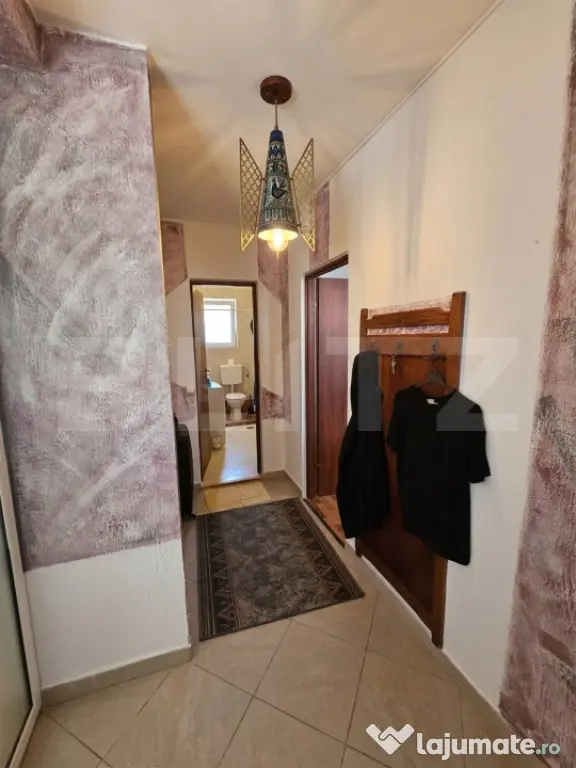Apartament decomandat cu terasă și parcare, 2 camere, zona