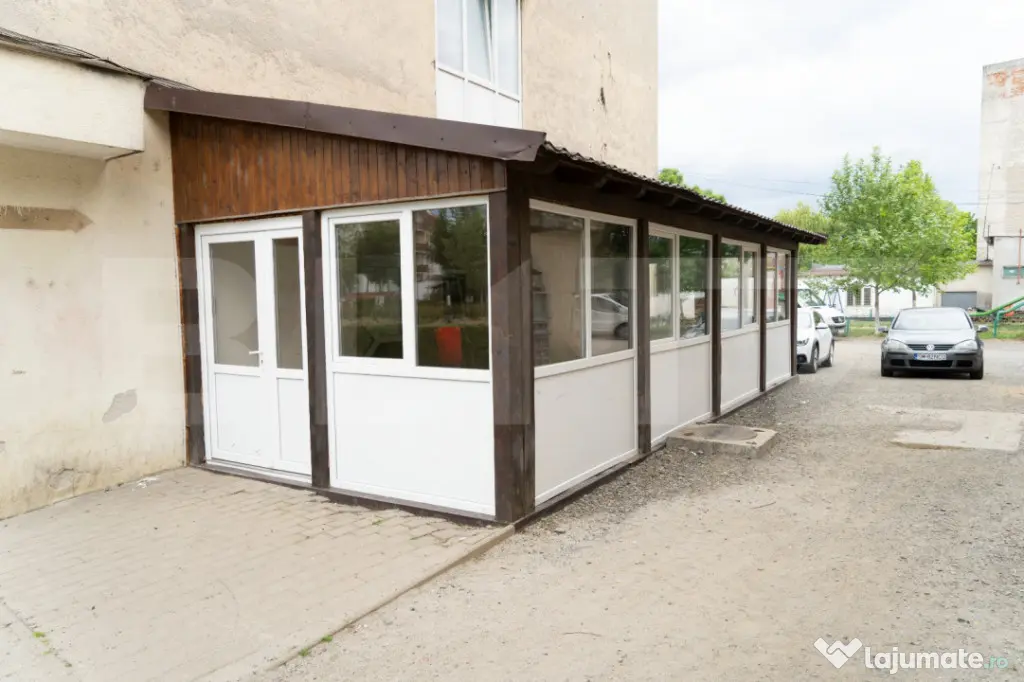 Spatiu de 200mp cu terasa, ideal pentru HoReCa, Turt