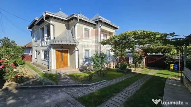 Casă / Vilă cu 5 camere în Baia-Bogata, Suceava
