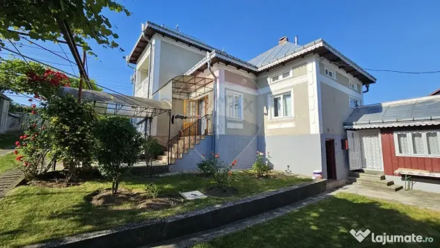 Casă / Vilă cu 5 camere în Baia-Bogata, Suceava
