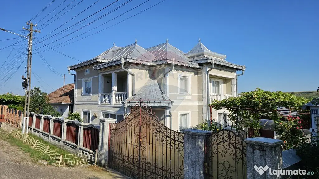 Casă / Vilă cu 5 camere în Baia-Bogata, Suceava