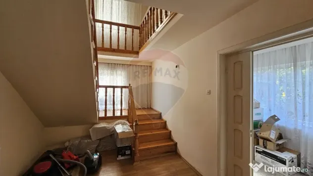 Casă / Vilă cu 5 camere în Baia-Bogata, Suceava
