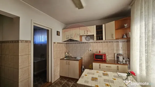 Casă / Vilă cu 5 camere în Baia-Bogata, Suceava