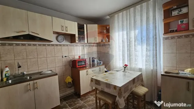 Casă / Vilă cu 5 camere în Baia-Bogata, Suceava