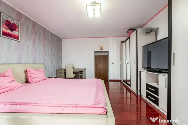 PRET NOU! Casa 6 camere - teren 558 mp - Centrul Aradului...