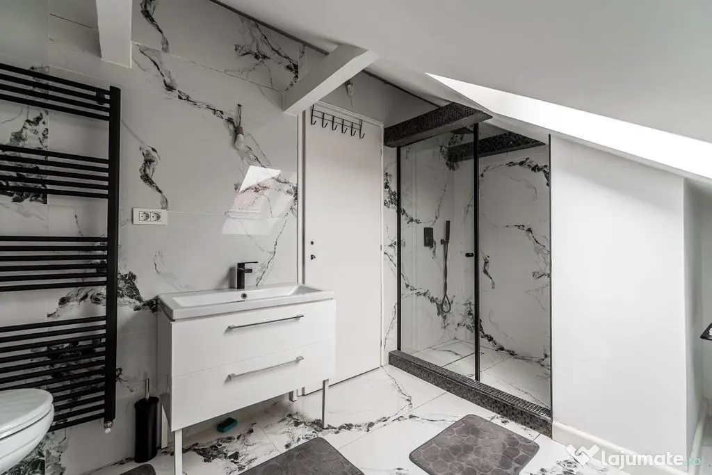 PRET NOU! Casa 6 camere - teren 558 mp - Centrul Aradului...