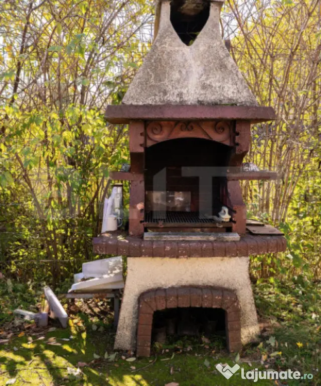 Casă de vacanță, teren 1000 mp, pârâu la limita proprie