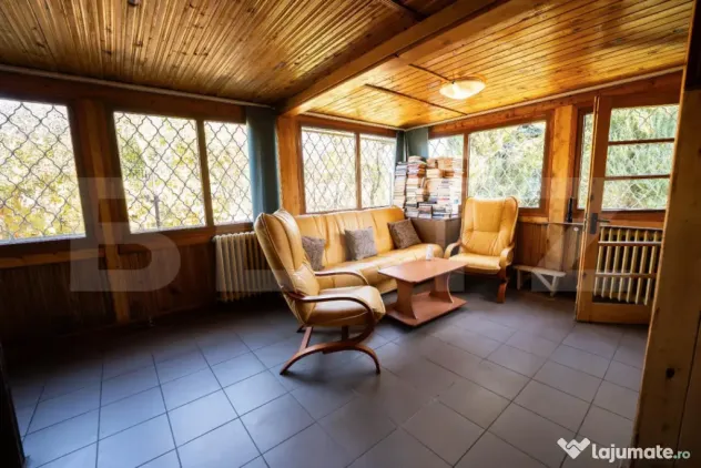 Casă de vacanță, teren 1000 mp, pârâu la limita proprie