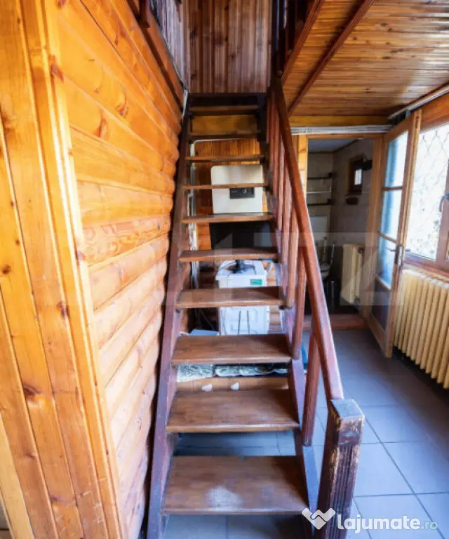 Casă de vacanță, teren 1000 mp, pârâu la limita proprie