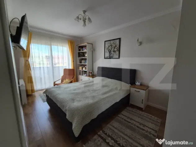 Apartament cu 3 camere – mobilat, utilat, loc de parcare i