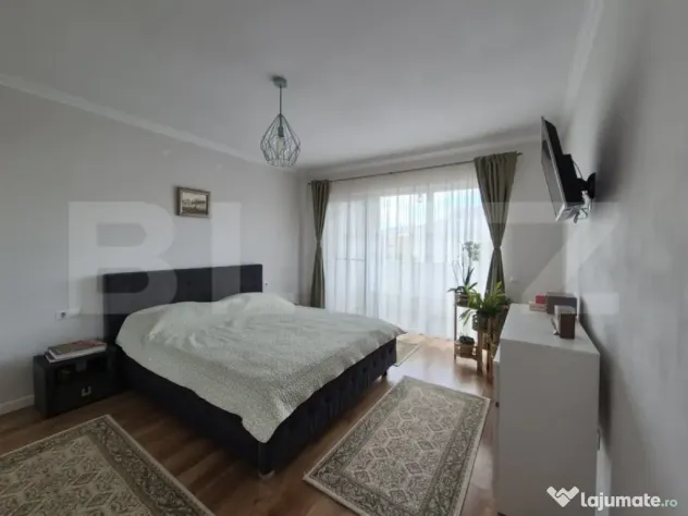 Apartament cu 3 camere – mobilat, utilat, loc de parcare i
