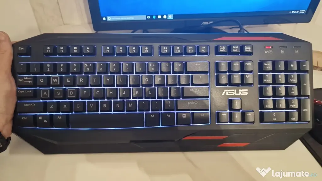 Mouse si tastatura Asus de gaming in stare foarte