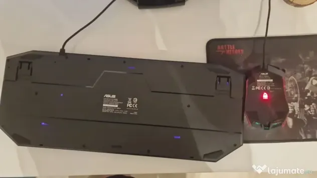 Mouse si tastatura Asus de gaming in stare foarte