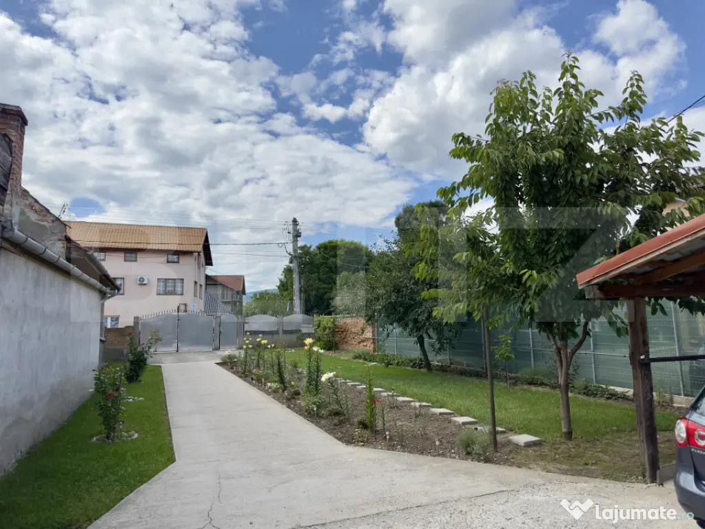 Casă cu teren generos, multiple posibilități de investiț