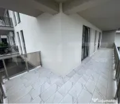 Apartament semidecomandat, 66 mp utili, 2 bai, terasa 21 mp, 