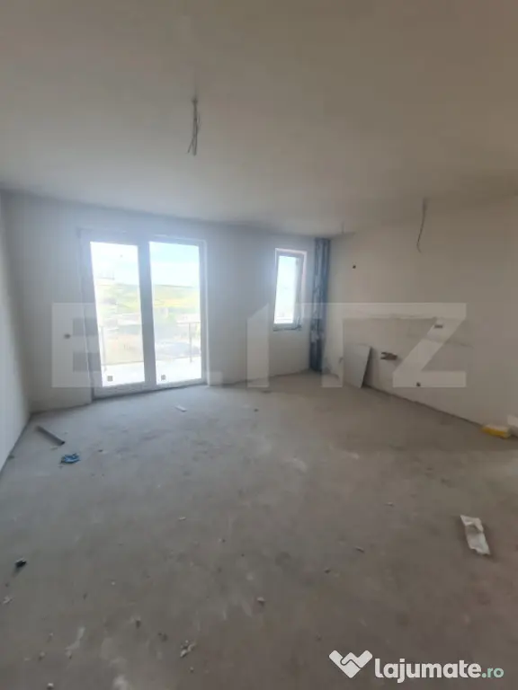 Apartament semidecomandat, 66 mp utili, 2 bai, terasa 21 mp,
