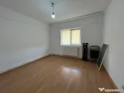 - Apartament 2 cam. transformat in 3 camere, Calarasi 4, mob 