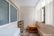 Apartament 2 camere, etaj 3, zonă excelentă, Trivale – S