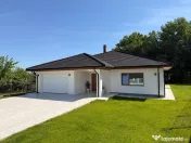 Casă individuală cu 4 camere și 2 băi - 1000MP teren, B?