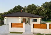 Casă individuală cu 4 camere și 2 băi - 1000MP teren, B?