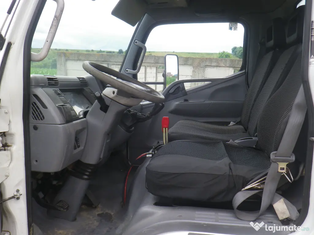 Mitsubishi Canter trilateral basculabil