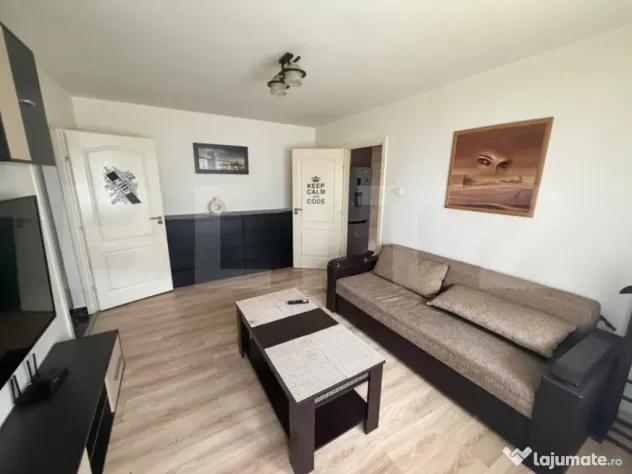 Apartament 2 camere, semidecomandat, 50 mp utili, zona Cetat