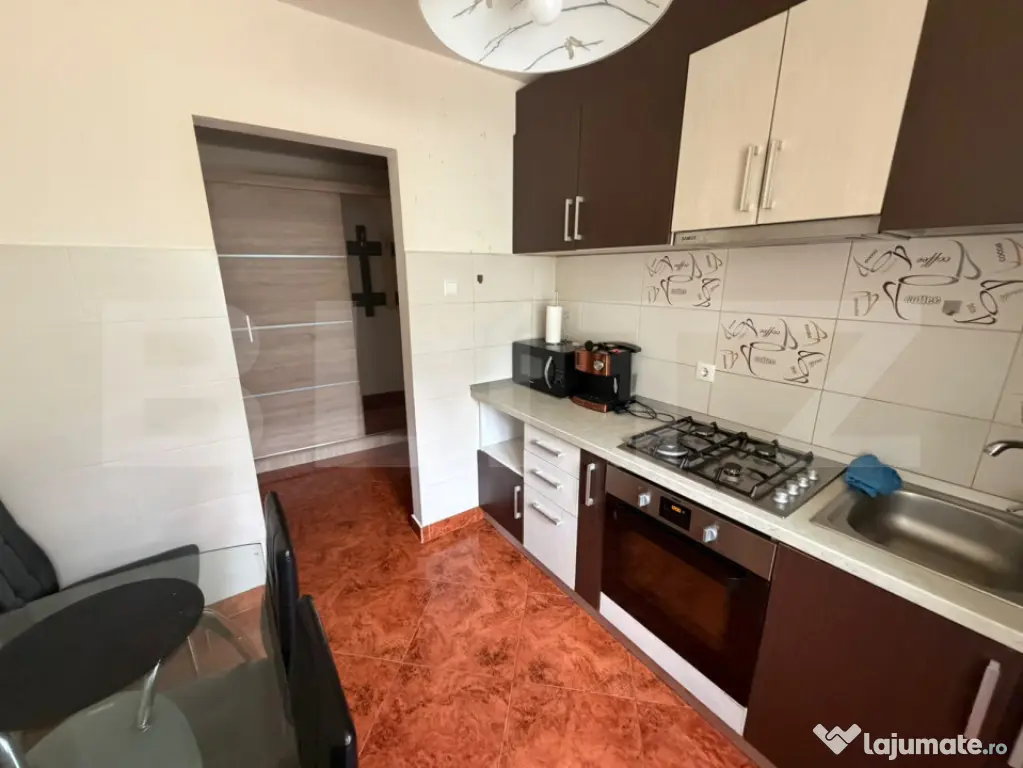 Apartament 2 camere, semidecomandat, 50 mp utili, zona Cetat