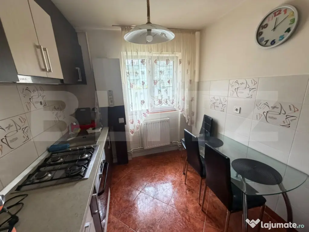 Apartament 2 camere, semidecomandat, 50 mp utili, zona Cetat