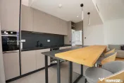 UPsite 3-Room Apartment | Parking & Storage | 100 sqm | Prom 