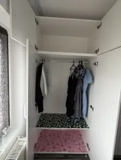Vand 2 dulapuri intr-o stare foarte buna, utilizate foarte putin 