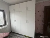 Vand 2 dulapuri intr-o stare foarte buna, utilizate foarte putin 