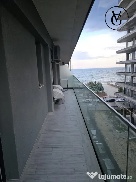 Prima Linie |Vedere laterală la mare | 67m2 Utili Mamaia No