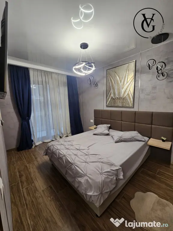 Prima Linie |Vedere laterală la mare | 67m2 Utili Mamaia No