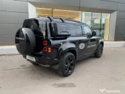 Land Rover Defender 110