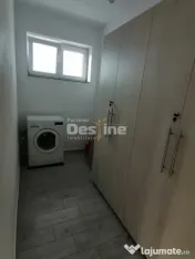 Apartament cu 2 camere decomandat, cu balcon si loc de parca