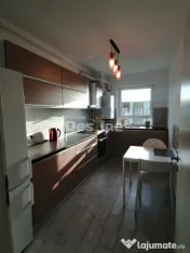 Apartament cu 2 camere decomandat, cu balcon si loc de parca