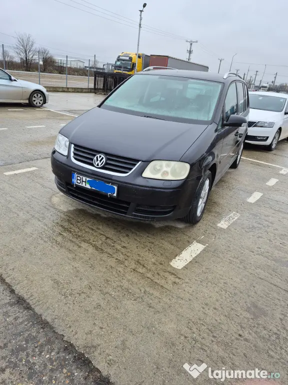 VOLKSWAGEN Touran 2005
