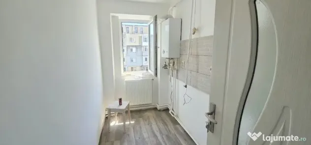 De vanzare apartament cu 2 camere, renovat, etaj9, Viziru...