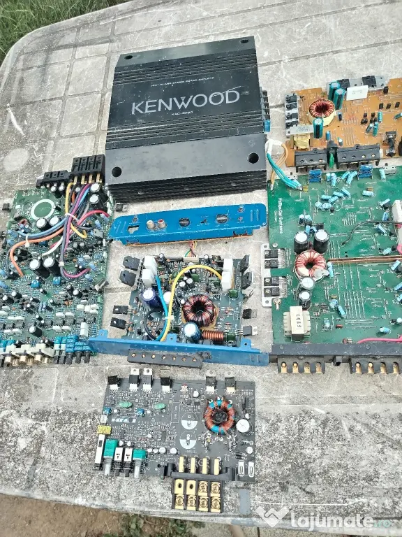 plăci amplificatoare bass auto 12v